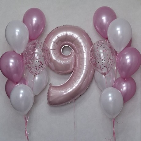 Набор из розовых шаров на 9 лет